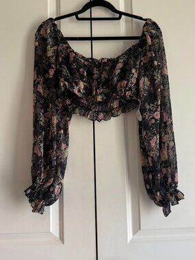 Altar'd state crop top - long sleeve